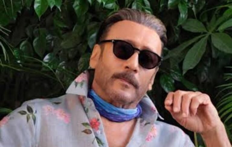 मोबाइल छोड़ो, अपनों की आंखों में देखो: जैकी श्रॉफ
