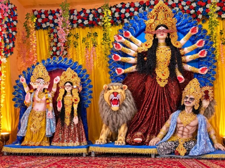 Navratri 2026 | Hussainabad Market Festive Vibes & Grand Pandals