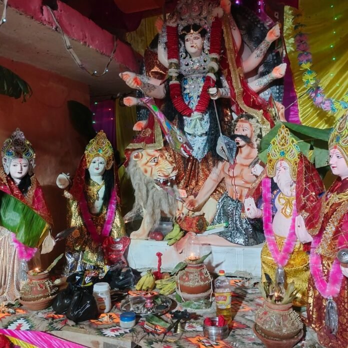 639f5b1a-a52c-48b4-a872-5a3bc9cbc8e9_1791901073671.jpg बढ़ईपुरवा समय माता मंदिर में नवरात्रि पर धार्मिक कार्यक्रम:मां दुर्गा की प्रतिमा स्थापित, विशेष पूजा-अर्चना के साथ श्रद्धालु करेंगे दर्शन