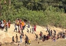 मुहचोरवा घाट पर निकली भव्य कलश यात्रा:शारदीय नवरात्रि पर कई गांवों के श्रद्धालु हुए शामिल, भक्तिमय माहौल मुहचोरवा घाट पर निकली भव्य कलश यात्रा:शारदीय नवरात्रि पर कई गांवों के श्रद्धालु हुए शामिल, भक्तिमय माहौल