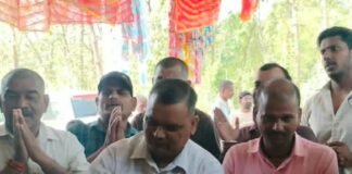 अनूप यादव जनरल स्टोर का नवरात्र के पहले दिन उद्घाटन:एआरपी सुरेश कुमार यादव ने फीता काटकर किया, वैदिक मंत्रोच्चार के साथ हुई शुरुआत अनूप यादव जनरल स्टोर का नवरात्र के पहले दिन उद्घाटन:एआरपी सुरेश कुमार यादव ने फीता काटकर किया, वैदिक मंत्रोच्चार के साथ हुई शुरुआत