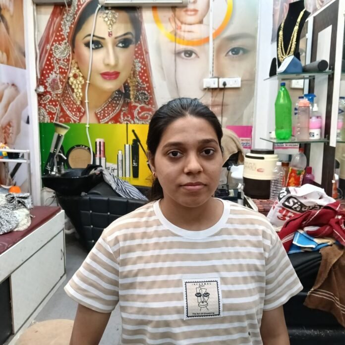 67604c0a-4983-4c29-88ca-1b7370bcf26d_1791535849583.jpg पारूल ने ब्यूटी पार्लर खोलकर खुद को बनाया आत्मनिर्भर:क्षेत्र की महिलाओं को भी दे रही ट्रेनिंग, बन रही रोजगार का नया जरिया