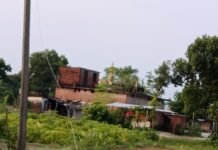 माधवपुर में 11 हजार वोल्ट का तार खेत में गिरा,:अमृतपुर-माधवपुर समेत कई गांवों की बिजली गुल, पुराना तार टूटने से रातभर अंधेरा रहा माधवपुर में 11 हजार वोल्ट का तार खेत में गिरा,:अमृतपुर-माधवपुर समेत कई गांवों की बिजली गुल, पुराना तार टूटने से रातभर अंधेरा रहा