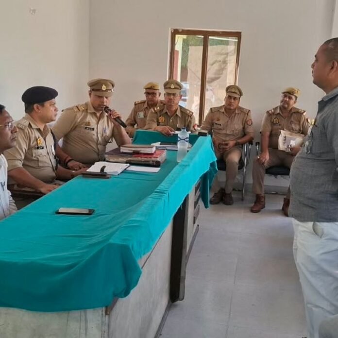 दुर्गा पूजा को लेकर पीस कमेटी की बैठक हुई:नई परंपरा की अनुमति नहीं, अश्लील गानों पर कार्रवाई होगी; नायब तहसीलदार, सीओ सदर एवं थानाध्यक्ष रहे मौजूद