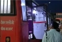 महराजगंज में रोडवेज बसों की जांच:सुरक्षा मानकों को परखा, फर्स्ट एड बॉक्स और अग्निशमन सिलेंडर चेक किए महराजगंज में रोडवेज बसों की जांच:सुरक्षा मानकों को परखा, फर्स्ट एड बॉक्स और अग्निशमन सिलेंडर चेक किए