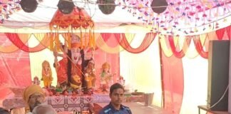 प्यारेपुर गांव में नाली का गंदा पानी मंदिर तक पहुंचा:नवरात्र में श्रद्धालुओं को परेशानी, ग्रामीणों ने की सफाई की मांग प्यारेपुर गांव में नाली का गंदा पानी मंदिर तक पहुंचा:नवरात्र में श्रद्धालुओं को परेशानी, ग्रामीणों ने की सफाई की मांग