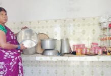 प्राथमिक विद्यालय से सिलेंडर और चावल चोरी:कादिराबाद में प्रधानाध्यापक ने दी शिकायत, पुलिस जांच में जुटी प्राथमिक विद्यालय से सिलेंडर और चावल चोरी:कादिराबाद में प्रधानाध्यापक ने दी शिकायत, पुलिस जांच में जुटी