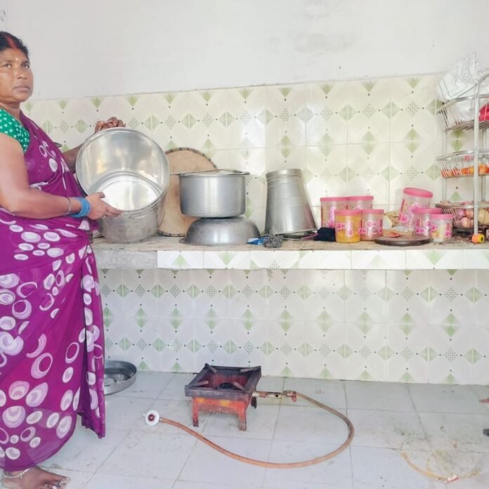 प्राथमिक विद्यालय से सिलेंडर और चावल चोरी:कादिराबाद में प्रधानाध्यापक ने दी शिकायत, पुलिस जांच में जुटी