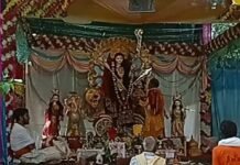 नासिरगंज में मां दुर्गा की आरती शांतिपूर्ण माहौल में हुई:शारदीय नवरात्रि के दौरान श्रद्धालुओं ने लगाए जयकारे, भक्तिमय हुआ वातावरण नासिरगंज में मां दुर्गा की आरती शांतिपूर्ण माहौल में हुई:शारदीय नवरात्रि के दौरान श्रद्धालुओं ने लगाए जयकारे, भक्तिमय हुआ वातावरण