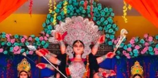 कोरियनपुरवा में मां दुर्गा की पूजा और अर्चना:भव्य आरती में उमड़े श्रद्धालु, प्रोजेक्टर पर रामायण का प्रसारण भी किया जा रहा है कोरियनपुरवा में मां दुर्गा की पूजा और अर्चना:भव्य आरती में उमड़े श्रद्धालु, प्रोजेक्टर पर रामायण का प्रसारण भी किया जा रहा है