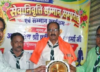 सिसवा में विदाई समारोह में छलका स्नेह:सेवानिवृत्ति पर डीआईओएस प्रदीप शर्मा को भावभीनी विदाई, बोले- पद से सेवा खत्म