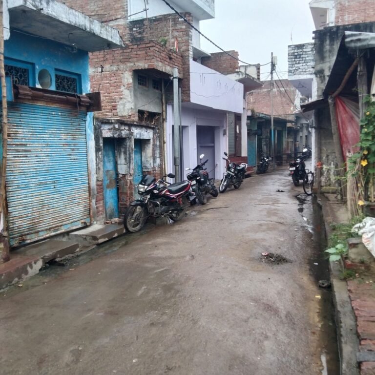 श्रावस्ती में दो दिन से रुक-रुककर बारिश:लक्ष्मणपुर के किसानों को खेतों में खड़ी फसलों को नुकसान की आशंका