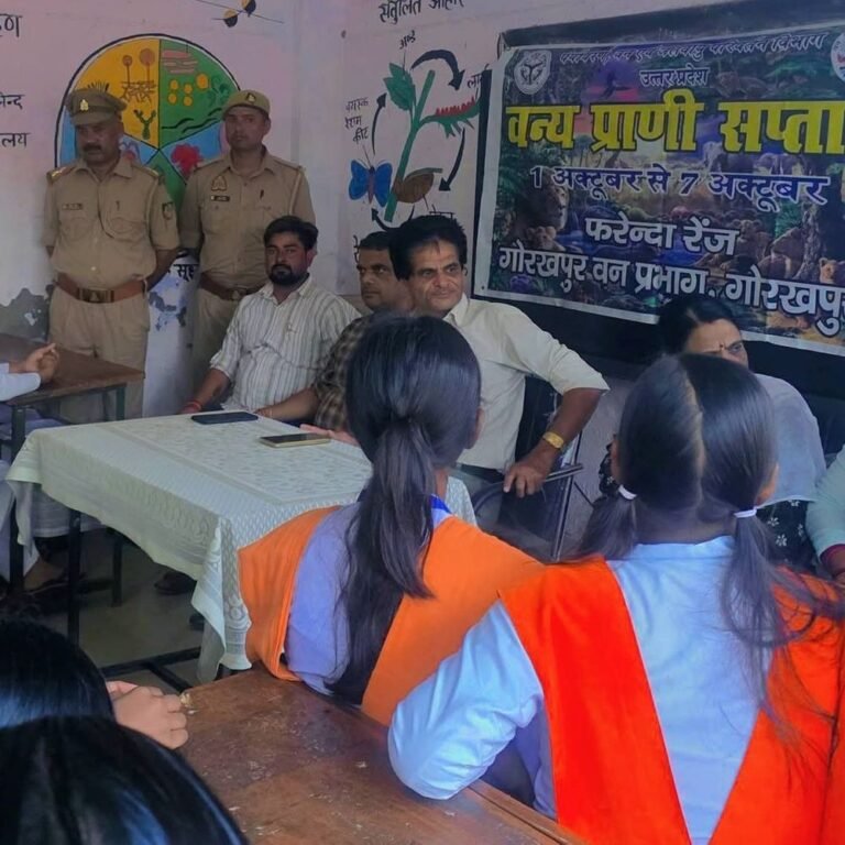 छात्राओं को वन्य जीवों से बचाव की जानकारी दी:बृजमनगंज के कस्तूरबा विद्यालय में वन्य प्राणी सप्ताह के तहत हुआ कार्यक्रम