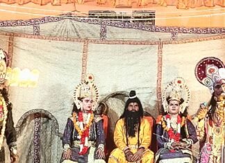उतरौला में रामलीला के तीसरे दिन कई प्रसंगों का मंचन:ताड़का वध, शिव धनुष भंग और राम-सीता विवाह लीलाएं रहीं मुख्य आकर्षण उतरौला में रामलीला के तीसरे दिन कई प्रसंगों का मंचन:ताड़का वध, शिव धनुष भंग और राम-सीता विवाह लीलाएं रहीं मुख्य आकर्षण