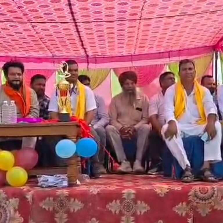 चफरिया बाजार में CPL डे-नाइट वॉलीबॉल टूर्नामेंट शुरू:ब्लॉक प्रमुख ने फीता काटकर किया उद्घाटन, कई जिलों की टीमें ले रहीं हिस्सा