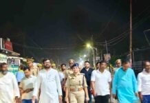 बस्ती में दुर्गा पूजा, मूर्ति विसर्जन को लेकर प्रशासन सतर्क:एसडीएम प्रदुम्न कुमार ने सुरक्षा व्यवस्था की कमान संभाली बस्ती में दुर्गा पूजा, मूर्ति विसर्जन को लेकर प्रशासन सतर्क:एसडीएम प्रदुम्न कुमार ने सुरक्षा व्यवस्था की कमान संभाली