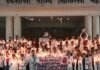डॉक्टरों पर लाठीचार्ज के विरोध में मेडिकल छात्रों कैंडल मार्च:महर्षि वशिष्ठ मेडिकल कॉलेज के छात्रों ने वेतन वृद्धि की मांग का किया समर्थन डॉक्टरों पर लाठीचार्ज के विरोध में मेडिकल छात्रों कैंडल मार्च:महर्षि वशिष्ठ मेडिकल कॉलेज के छात्रों ने वेतन वृद्धि की मांग का किया समर्थन