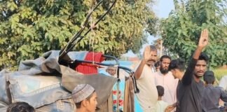 श्रावस्ती में ईंट लदे ट्रैक्टर और ऑटो की टक्कर:भैया पुरवा में ऑटो चालक समेत कई यात्री घायल, पुलिस जांच में जुटी