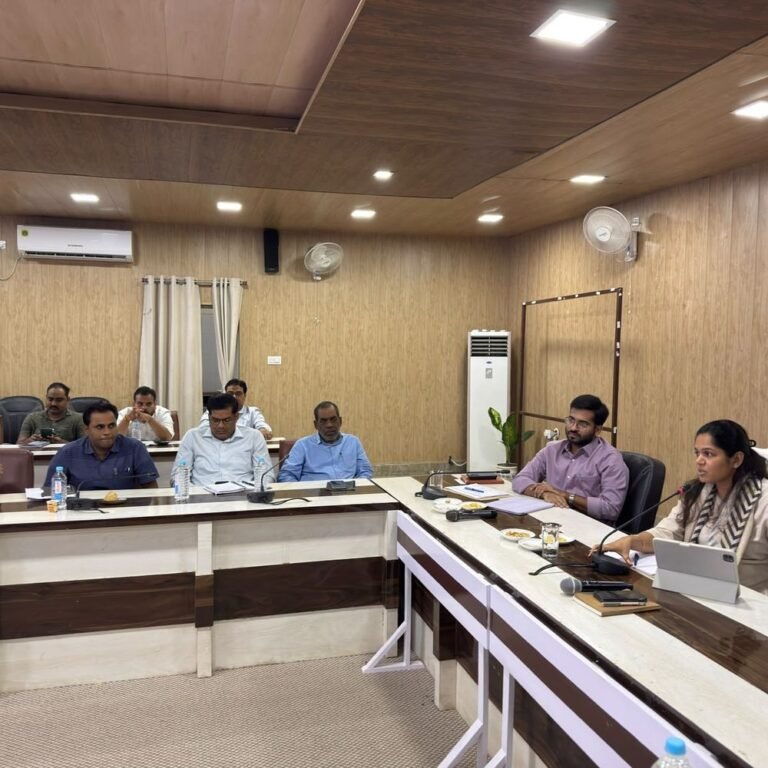 बच्चों का डाटा अपडेट न करने पर कार्रवाई होगी:श्रावस्ती में डीएम अन्नपूर्णा गर्ग ने पोषण योजनाओं की समीक्षा में अधिकारियों को चेताया