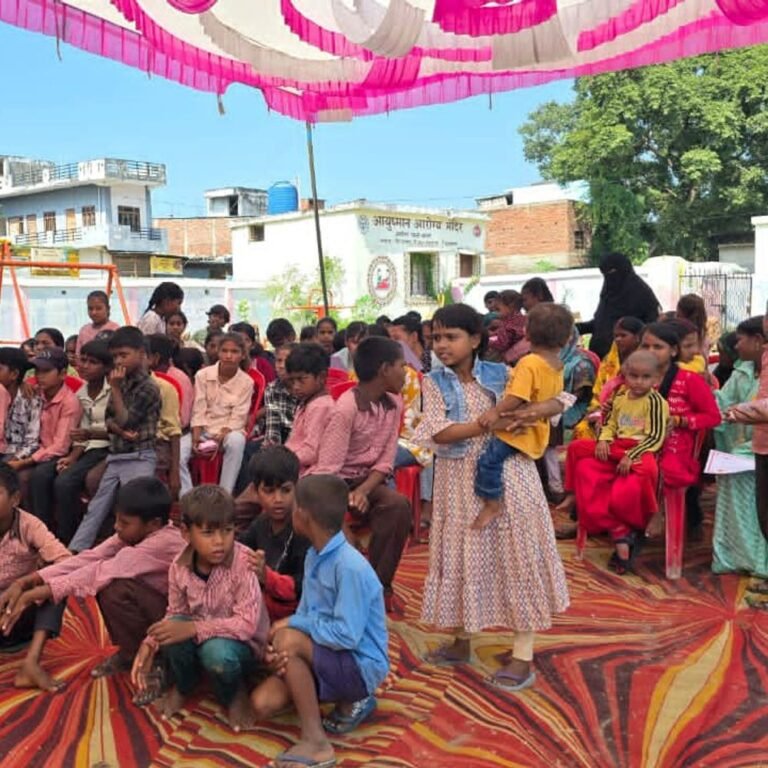 शोहरतगढ़ के गौरा बाजार में मातृ मेला लगा:बेटियों ने खेलकूद, सांस्कृतिक कार्यक्रमों में हिस्सा लिया; प्रदर्शनी भी लगी