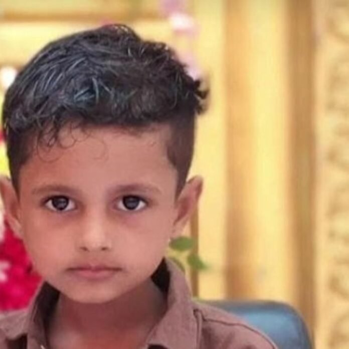 करंट की चपेट में आने से बालक की मौत:श्रीदत्तगंज में छत पर एल्यूमीनियम तार से खेल रहा था मासूम, तीन बहनों का था इकलौता भाई