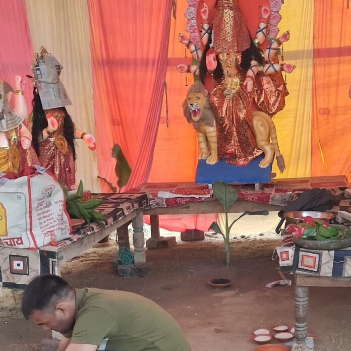 खेसरहा में नवरात्र के पहले दिन निकली कलश यात्रा:बंजरहा बुजुर्ग, सकारपार, टीकुर और मरवटिया बाजार समेत कई इलाकों में गूंजे मां दुर्गा के जयकारे