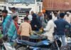 अमोढ़ा साप्ताहिक बाजार में सड़क किनारे दुकानें से जाम:वाहनों के आवागमन में परेशानी, लोगों ने प्रशासन से की सुधार की मांग अमोढ़ा साप्ताहिक बाजार में सड़क किनारे दुकानें से जाम:वाहनों के आवागमन में परेशानी, लोगों ने प्रशासन से की सुधार की मांग
