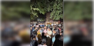 देर रात DU पहुंचीं सीएम रेखा, टूटा फुटपाथ और जगह-जगह कचरा मिला