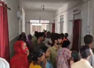 पुलिस वैन की टक्कर से बाइक सवार की मौत:हादसे में पिता-पुत्री गंभीर घायल, बेटी का इलाज कराने जा रहे थे