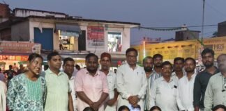 बागापार में 'नमो सेवा' कार्यक्रम, कलाकारों ने मोदी के काम:लखनऊ के कलाकारों ने नाट्य मंचन से प्रधानमंत्री के कार्यों को प्रस्तुत किया