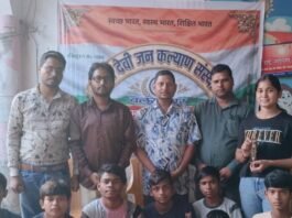अमिताभ बच्चन के जन्मदिन पर बाल प्रतिभाओं का सम्मान:बलरामपुर में सांस्कृतिक कार्यक्रम, गौमाता को फल खिलाए