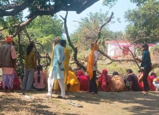 कुर्सहा में नवरात्रि के पहले दिन निकली कलश यात्रा:मोक्षद्वार पोखर तक पहुंची, क्षेत्र में दिखा भक्ति और उत्सव का माहौल कुर्सहा में नवरात्रि के पहले दिन निकली कलश यात्रा:मोक्षद्वार पोखर तक पहुंची, क्षेत्र में दिखा भक्ति और उत्सव का माहौल
