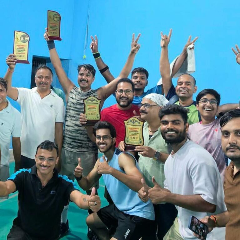 बस्ती बैडमिंटन ओपन में सिद्धार्थनगर की टीम उपविजेता बनी:शोहरतगढ़ में खिलाड़ियों का जोरदार स्वागत, नगर पंचायत अध्यक्ष प्रतिनिधि ने किया नेतृत्व