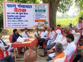 अमारे भरिया में गांधी जयंती पर स्वच्छ भारत का संदेश:ग्राम प्रधान और सचिव ने ग्रामीणों की समस्याएं भी सुनीं, समाधान का भरोसा दिया