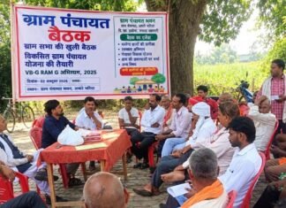 अमारे भरिया में गांधी जयंती पर स्वच्छ भारत का संदेश:ग्राम प्रधान और सचिव ने ग्रामीणों की समस्याएं भी सुनीं, समाधान का भरोसा दिया