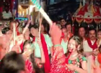 नानपारा में महाराजा अग्रसेन जयंती पर निकली शोभायात्रा:तीन दिवसीय उत्सव का आज हवन-पूजन के साथ होगा समापन, समाज के लोगों ने लिया हिस्सा। नानपारा में महाराजा अग्रसेन जयंती पर निकली शोभायात्रा:तीन दिवसीय उत्सव का आज हवन-पूजन के साथ होगा समापन, समाज के लोगों ने लिया हिस्सा।