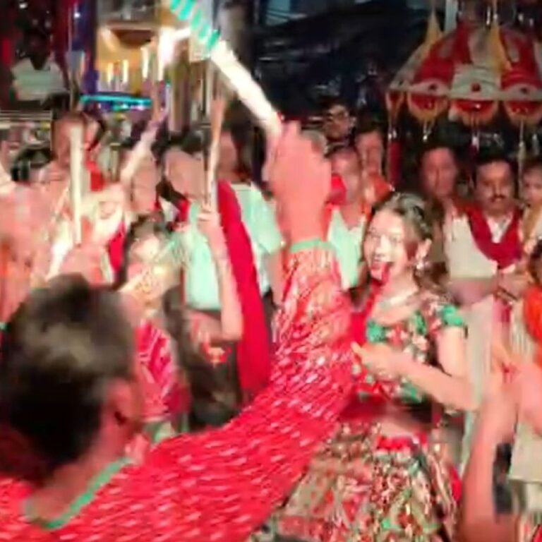 नानपारा में महाराजा अग्रसेन जयंती पर निकली शोभायात्रा:तीन दिवसीय उत्सव का आज हवन-पूजन के साथ होगा समापन, समाज के लोगों ने लिया हिस्सा।