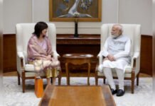 पीएम मोदी से मिलीं अकी आबे, हुईं भावुक