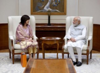 पीएम मोदी से मिलीं अकी आबे, हुईं भावुक