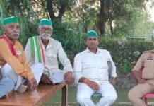 भाकियू जिलाध्यक्ष नजरबंद, पुलिस ने किया इनकार:राकेश टिकैत के आह्वान पर कल CEC को हटाने की मांग पर देना था ज्ञापन भाकियू जिलाध्यक्ष नजरबंद, पुलिस ने किया इनकार:राकेश टिकैत के आह्वान पर कल CEC को हटाने की मांग पर देना था ज्ञापन