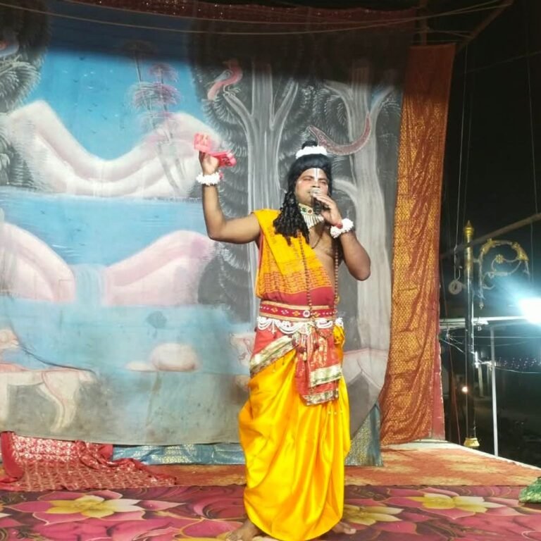 अयोध्या के कलाकारों ने नारद मोह कीलीला का मंचन किया:थाना प्रभारी बोले- रामलीला भारतीय संस्कृति का अहम हिस्सा