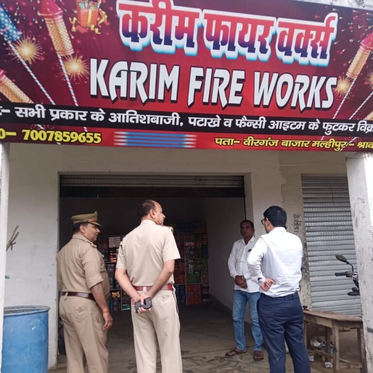 अधिकारियों ने जमुनहा के बाजारों का निरीक्षण किया:दीपावली से पहले दुकानों और स्टॉक रूम में सुरक्षा इंतजाम देखे
