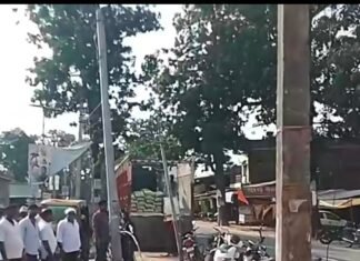 बनकटी के दुर्गा पूजा पंडाल से हटे नंगे तार:वरिष्ठ भाजपा नेता इंजीनियर की पहल पर एबीसी तार लगने से श्रद्धालुओं की सुरक्षा हुई पक्की