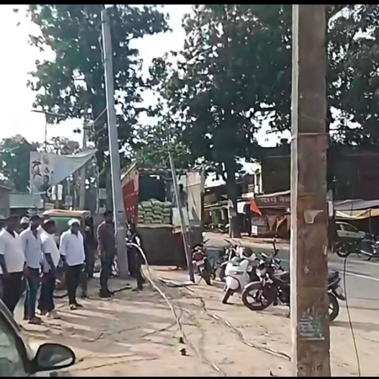 बनकटी के दुर्गा पूजा पंडाल से हटे नंगे तार:वरिष्ठ भाजपा नेता इंजीनियर की पहल पर एबीसी तार लगने से श्रद्धालुओं की सुरक्षा हुई पक्की