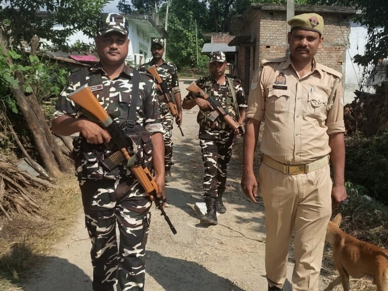Indo-Nepal Border Security Alert | SSB Police Joint Patrol Balrampur