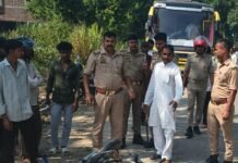 बस-बाइक की टक्कर में बाइक सवार गंभीर घायल:चिल्हिया थाना क्षेत्र में हादसा, जिला अस्पताल में भर्ती, हालत गंभीर बस-बाइक की टक्कर में बाइक सवार गंभीर घायल:चिल्हिया थाना क्षेत्र में हादसा, जिला अस्पताल में भर्ती, हालत गंभीर