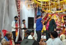 श्री राम कृष्ण नगर में 'बड़ी महारानी' का भव्य जागरण:नानपारा में नवदुर्गा पूजा समिति ने कराया भव्य आयोजन, भजनों व झांकियों पर झूमे श्रद्धालु श्री राम कृष्ण नगर में 'बड़ी महारानी' का भव्य जागरण:नानपारा में नवदुर्गा पूजा समिति ने कराया भव्य आयोजन, भजनों व झांकियों पर झूमे श्रद्धालु