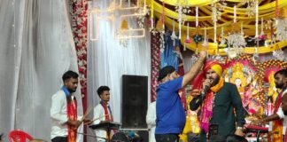श्री राम कृष्ण नगर में 'बड़ी महारानी' का भव्य जागरण:नानपारा में नवदुर्गा पूजा समिति ने कराया भव्य आयोजन, भजनों व झांकियों पर झूमे श्रद्धालु श्री राम कृष्ण नगर में 'बड़ी महारानी' का भव्य जागरण:नानपारा में नवदुर्गा पूजा समिति ने कराया भव्य आयोजन, भजनों व झांकियों पर झूमे श्रद्धालु
