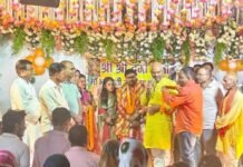 भाजपा नेता राजेश जायसवाल ने मां वैष्णो देवी जागरण में:पूजा की अंबेडकर नगर डड़वार में हुए भव्य जागरण में क्षेत्रवासियों की सुख-समृद्धि मांगी भाजपा नेता राजेश जायसवाल ने मां वैष्णो देवी जागरण में:पूजा की अंबेडकर नगर डड़वार में हुए भव्य जागरण में क्षेत्रवासियों की सुख-समृद्धि मांगी