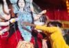 पिपरा के पंडाल में विराजीं मां दुर्गा:विधायक पुत्र अवधेश पांडेय ने नेत्र पूजन के बाद खोला पट पिपरा के पंडाल में विराजीं मां दुर्गा:विधायक पुत्र अवधेश पांडेय ने नेत्र पूजन के बाद खोला पट
